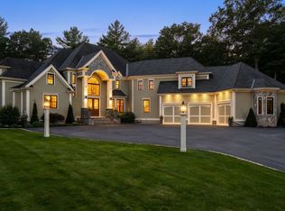 16 Hancock Ct, Walpole, MA 02081