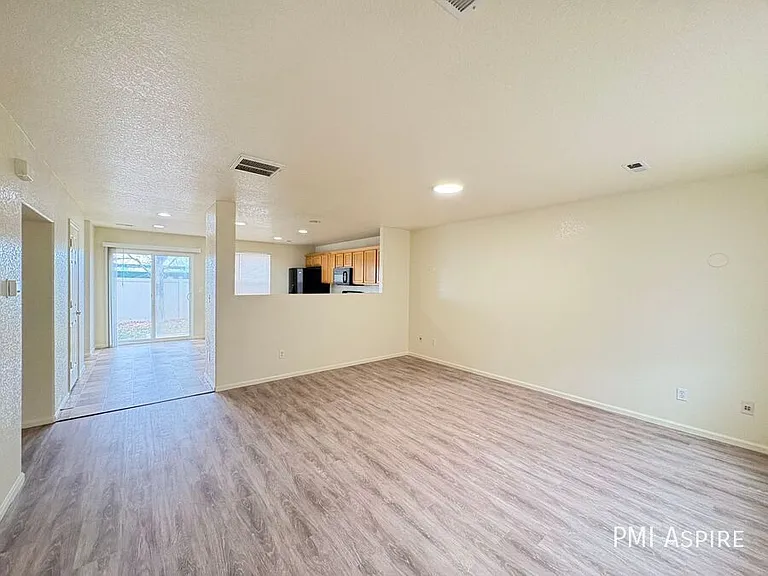 10597 Butte Dr — Photo 3