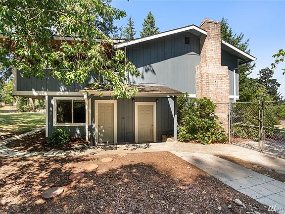 3rd image of 535 Choker Ct SE