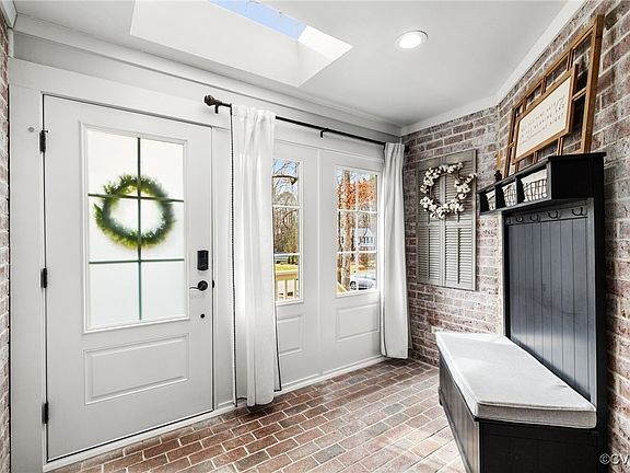 4th image of 409 Yarrow Ln