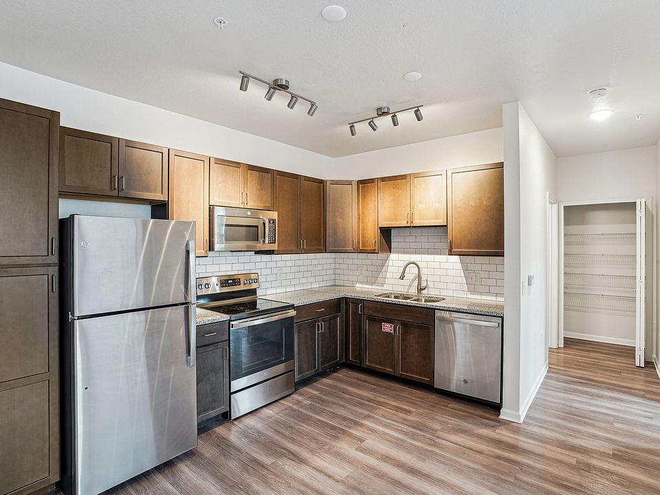 1st image of 821 E Magnolia Dr #2B-2Ba-965Sqft