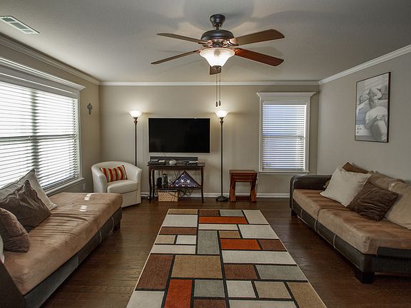 4th image of 5508 Pin Oak Ln