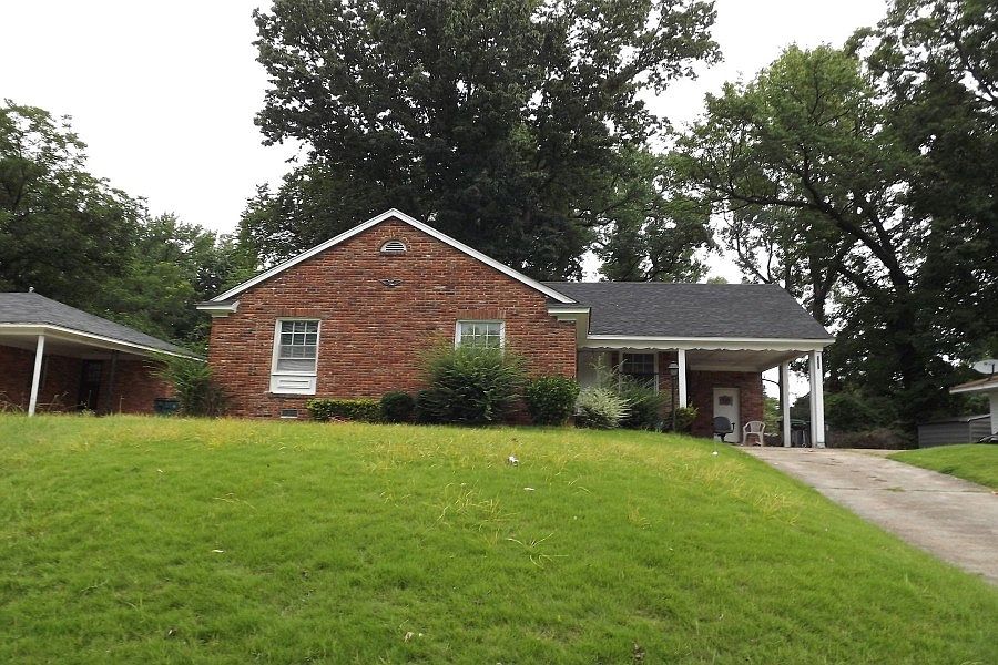 1st image of 1440 Whitney Ave