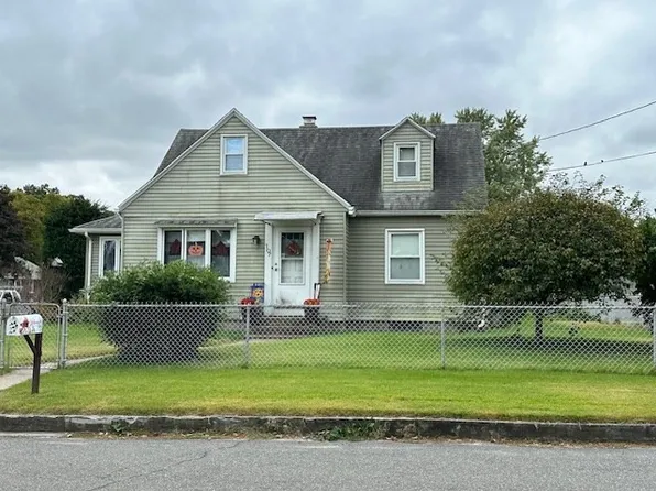 107 Clairmont Ave, Chicopee, MA 01013
