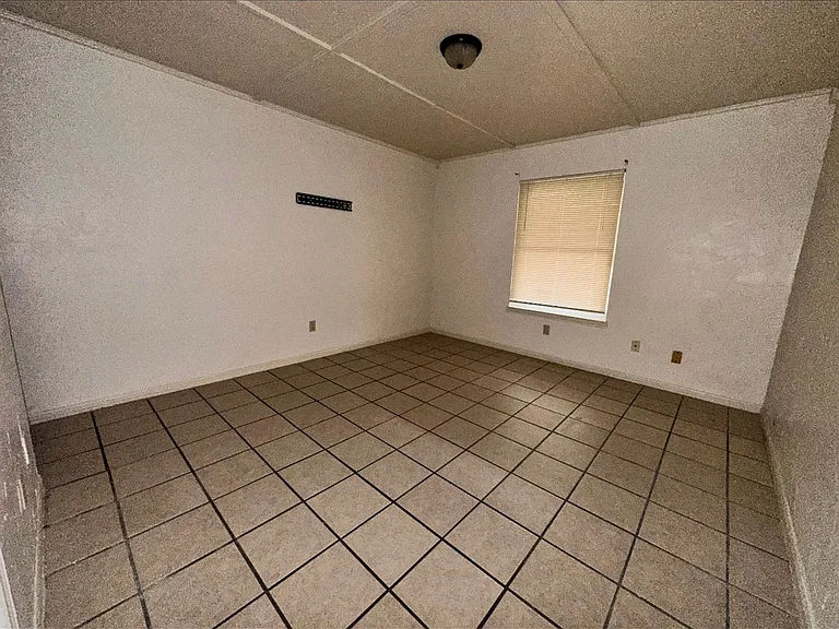 1103 Charisse St — Photo 10