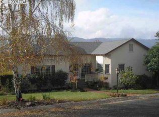 1150 Grandview Dr, Martinez, CA 94553