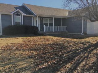 1021 Hillside Dr, Webb City, MO 64870