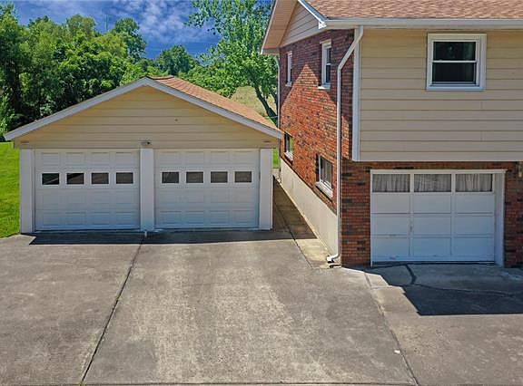 3rd image of 17 Rosewood Dr