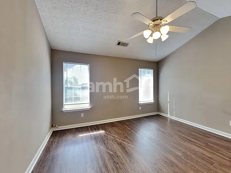 1300 Wilkes Crest Dr — Photo 9