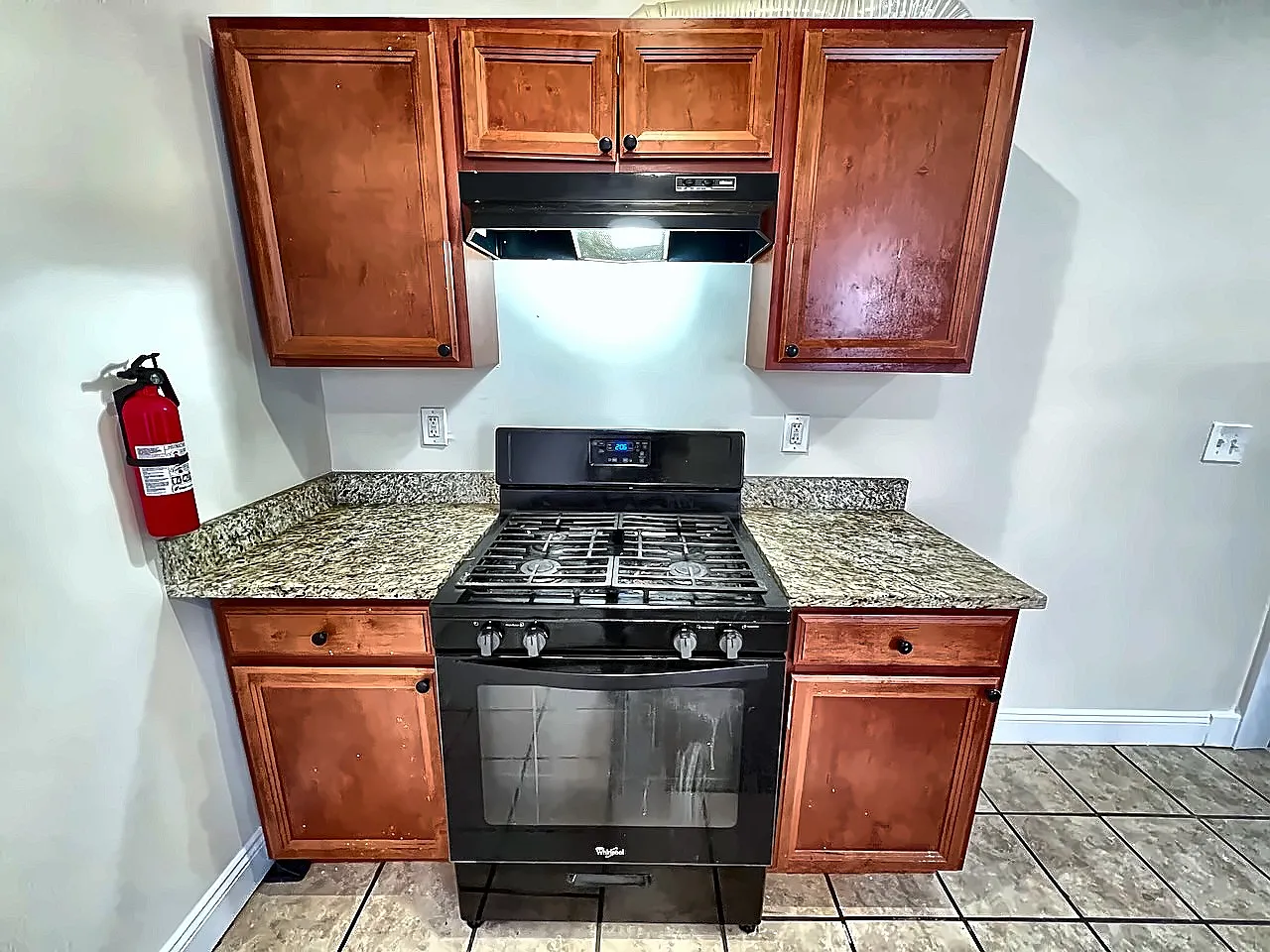 4 bed, $2,900 — Photo 2