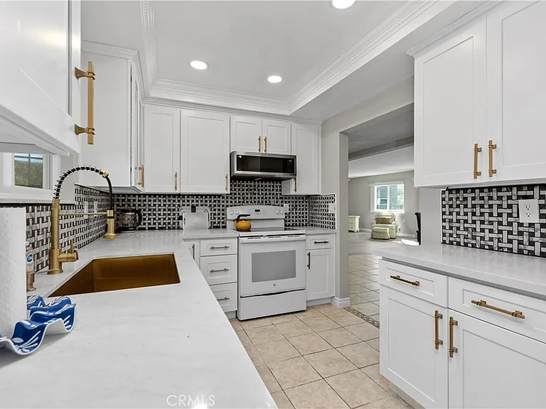 3242 San Amadeo #2A — Photo 2