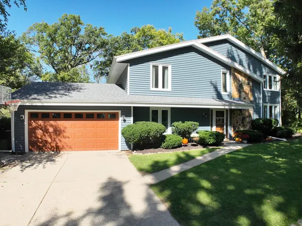 405 Prairie View DRIVE, North Prairie, WI 53153