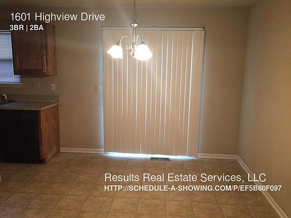 3rd image of 1601 NW High View Dr