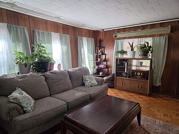 3rd image of 14 Nanticoke Dr