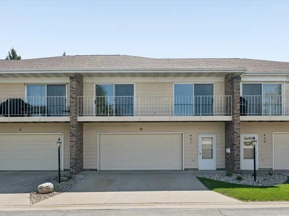 427 8th Ave SW #10, Waverly, IA 50677