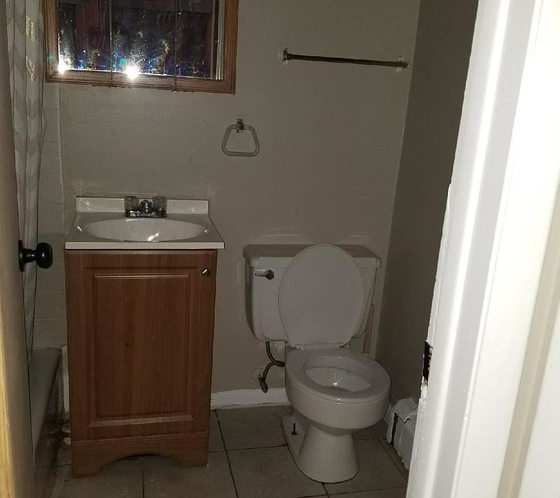 2nd image of 1200 W 127th St APT 03