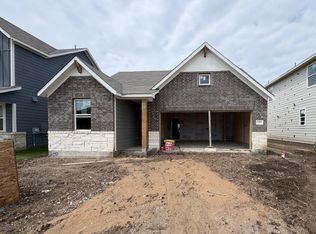 300 Willow Heights Dr, Hutto, TX 78634