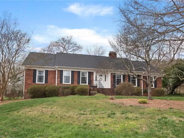 500 Hedgewood Pl, Winston Salem, NC 27104