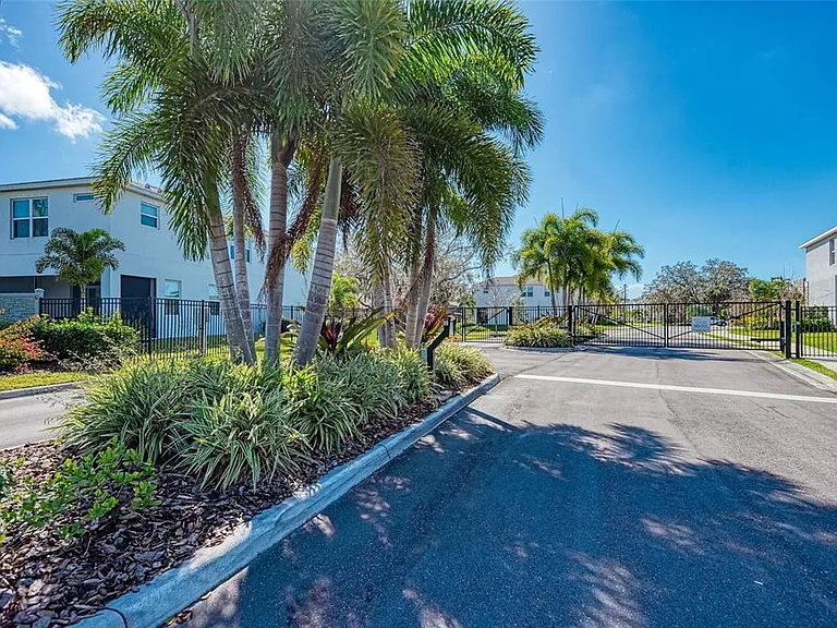 8652 Ice Wine St — Photo 23