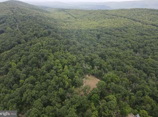 3 Blumb Ln, Great Cacapon, WV 25422