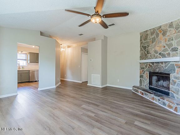 2nd image of 1067 Hibiscus St