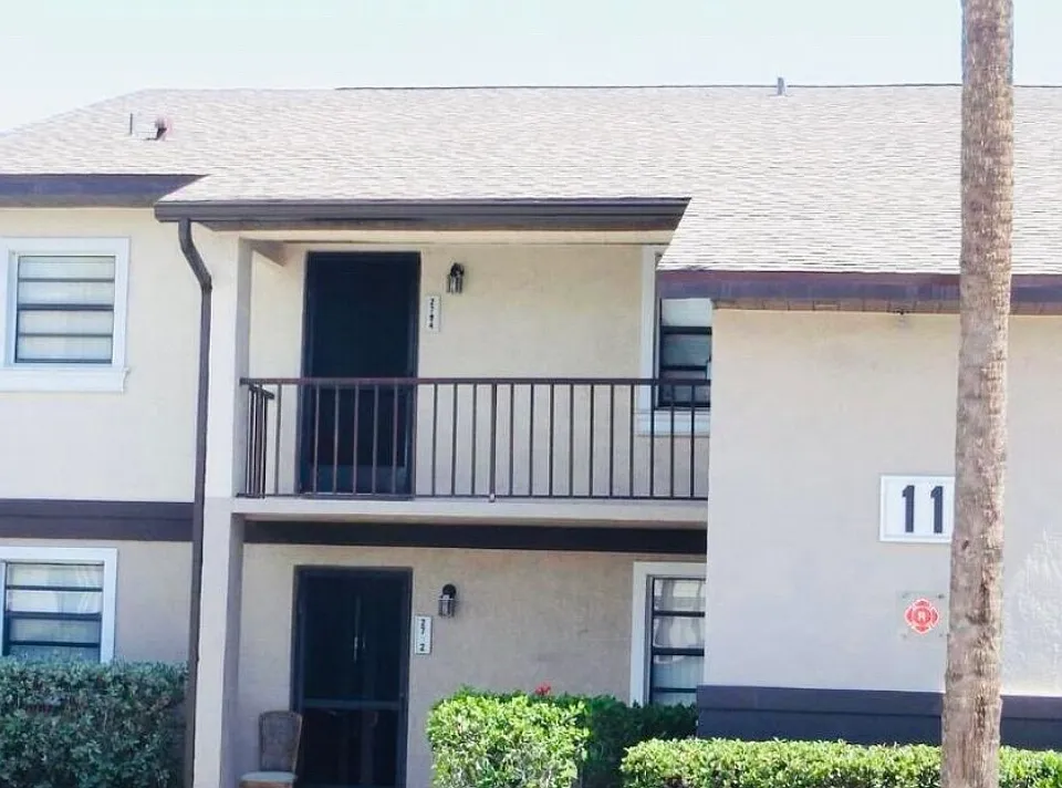 2794 Rhonda Ln