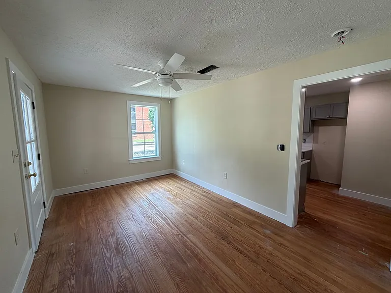 401 McKee St #403 — Photo 2