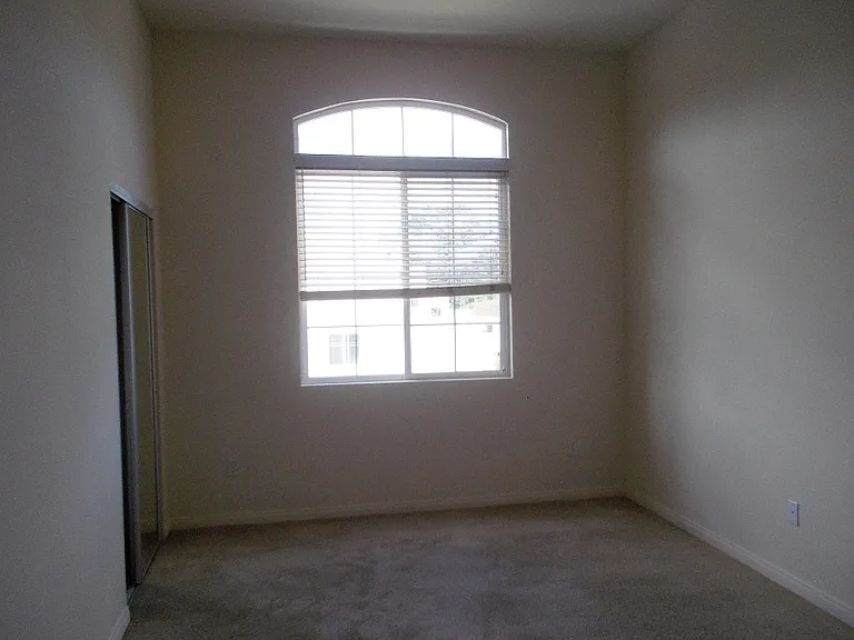 Lido Apartments - 2810 S Sepulveda — Photo 24