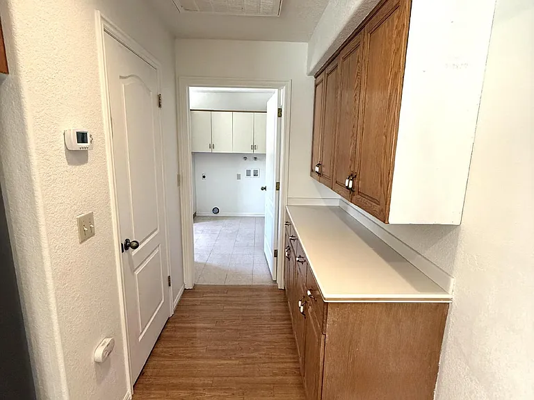 2506 W Grandview Dr — Photo 32