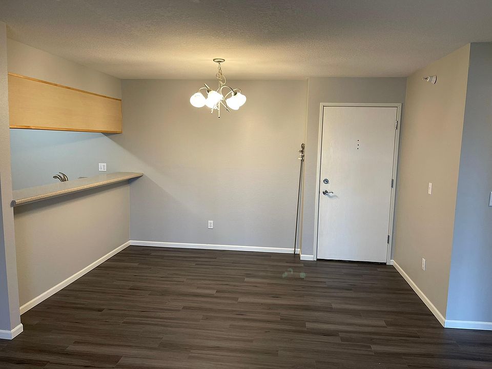 1st image of 101 NW 8th St Unit 206