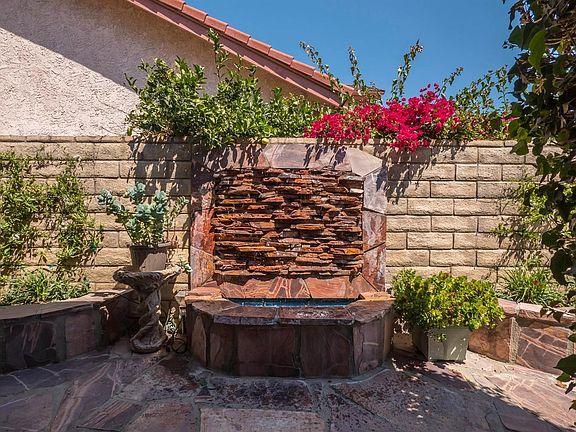 3rd image of 6145 Fremont Cir