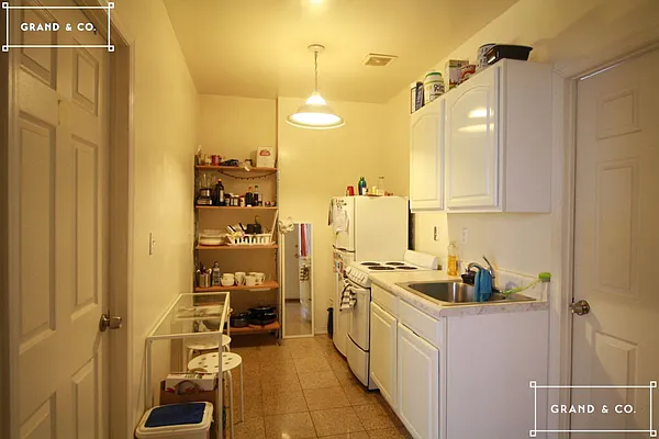 Rented by Grand & Co. | media 5
