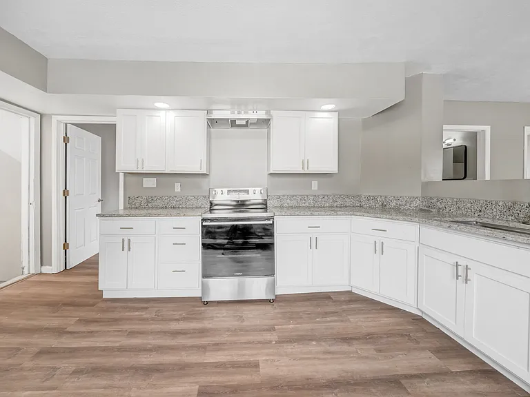 3449 Wade Ave #U — Photo 12