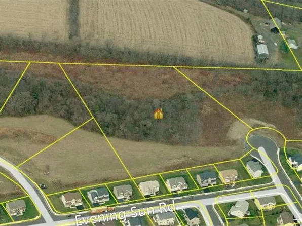 2100 Eagles Landing Dr, Nazareth, PA 18064