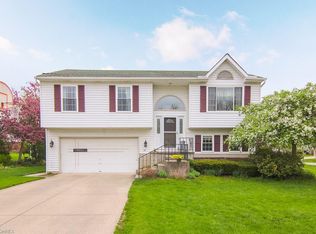 9780 Grist Mill Run, Olmsted Falls, OH 44138
