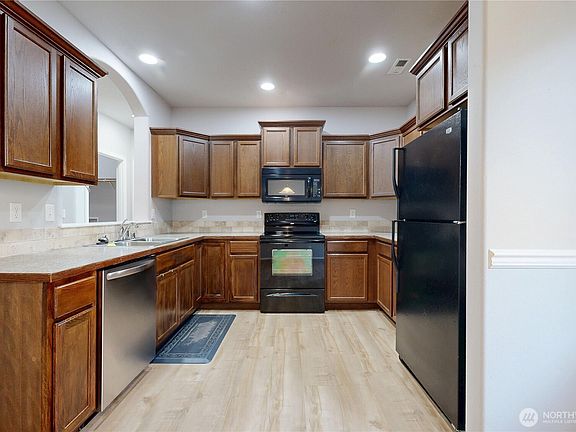 5th image of 1143 SW Carver Street