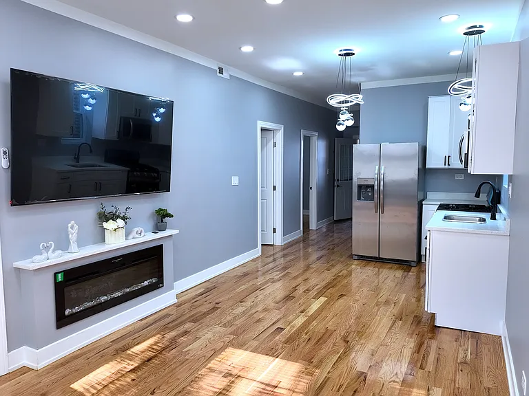 2233 S Spaulding Ave #2 — Photo 3
