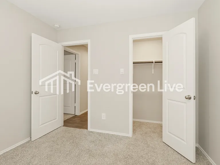 9940 Glen Brook Ln — Photo 10