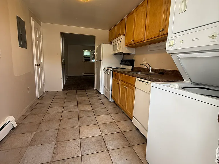 2326 S Linden Ct #A — Photo 4