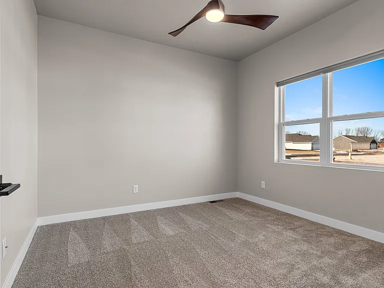 340 Rainbow Ct — Photo 22