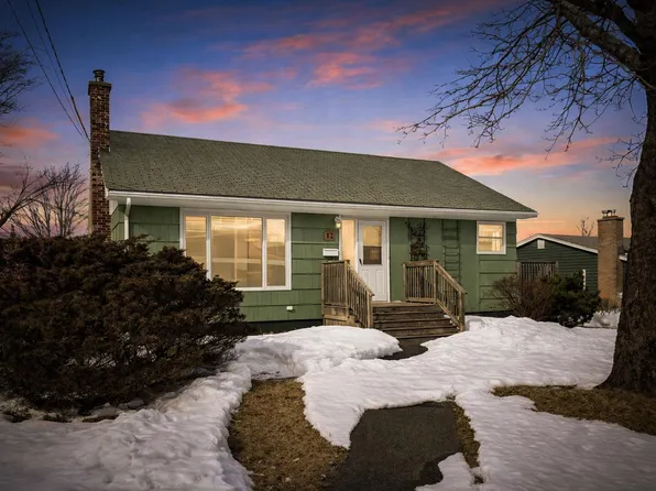 12 Estate Dr, Cole Harbour, NS B2V 1C4