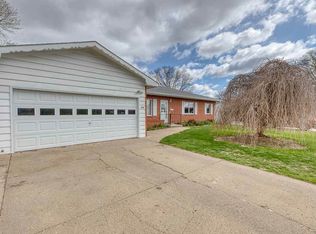 408 E 21st St, Yankton, SD 57078