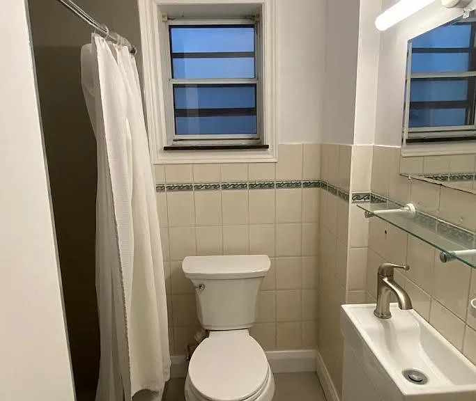 37 Gillespie Ave #MAIN FLOOR — Photo 9