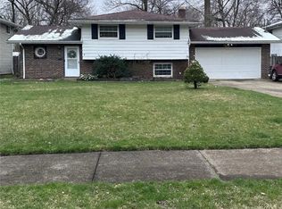 4931 Hampton Dr, North Olmsted, OH