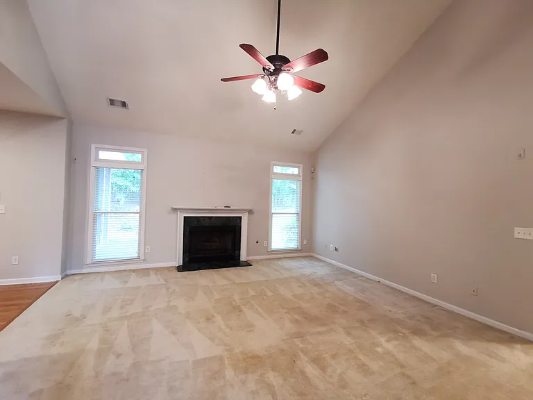 715 Morning Creek Ln — Photo 8