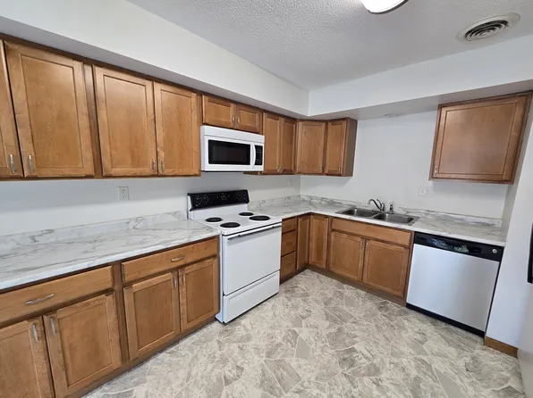 151 3rd St W, Riverside, IA 52327