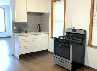 1922 W Cermak Rd, Chicago, IL 60608