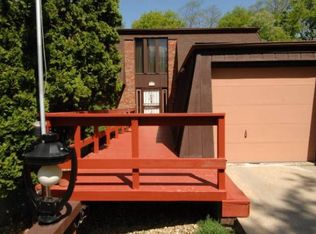 5215 Dommers Dr, Fitchburg, WI 53711