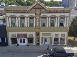 412 & 414 S Locust St, Delavan, IL 61734