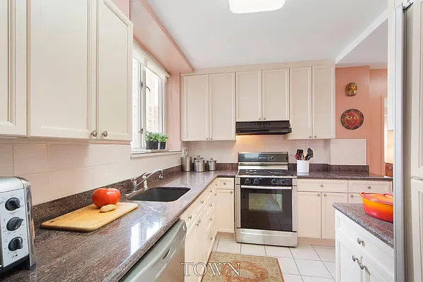 Sold by Town Residential | media 25